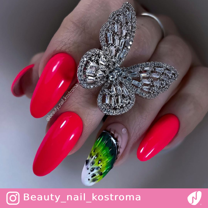 Kiwi Accent Nail for Summer